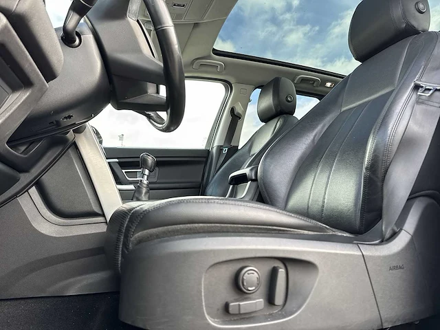 Land rover discovery sport 2.0 ed4 ec se 2017 | pt-370-n - afbeelding 25 van  28