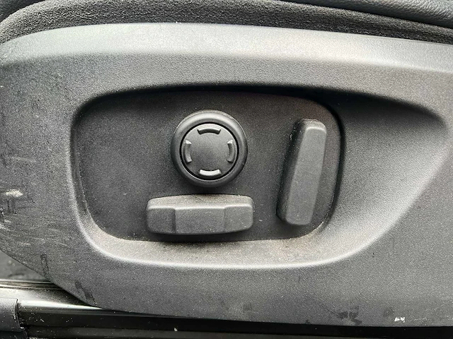 Land rover discovery sport 2.0 si4 4wd hse luxe 2015 | h-869-ff - afbeelding 31 van  34