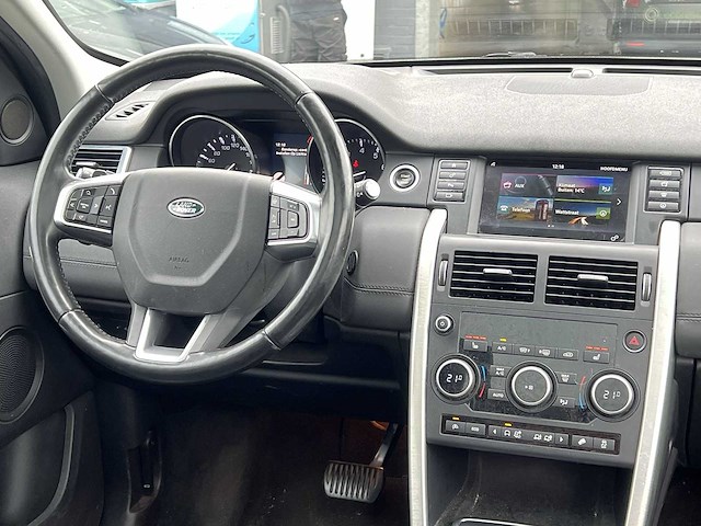 Land rover discovery sport 2.0 si4 4wd hse luxe 2015 | h-869-ff - afbeelding 28 van  34