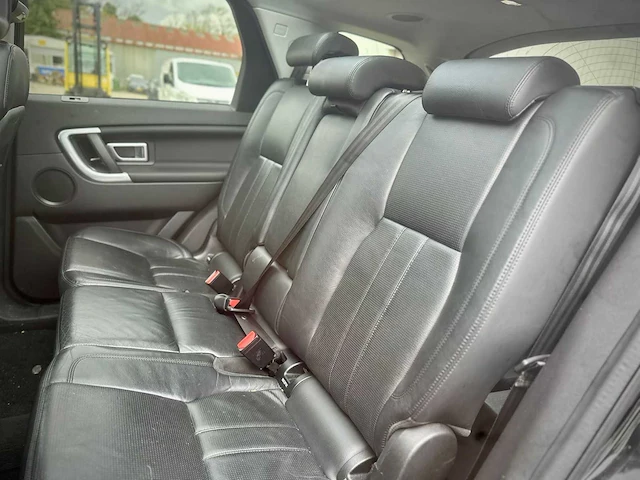 Land rover discovery sport 2.0 td4 hse luxury 7p automaat; nd-281-g - afbeelding 2 van  17
