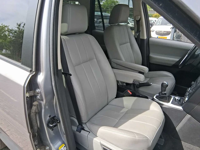 Land rover freelander 2.2 td4 se car 2011 | rp-124-p - afbeelding 22 van  31