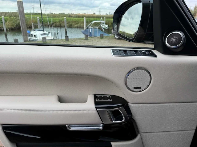 Land rover range rover 3.0 tdv6 vogue pano soft-close alle opties 0822 - afbeelding 24 van  40