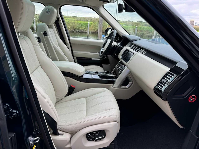 Land rover range rover 3.0 tdv6 vogue pano soft-close alle opties 0822 - afbeelding 40 van  40