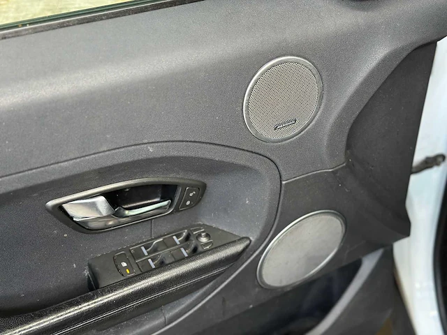 Land rover range rover evoque 2.2 ed4 2wd pure 150pk 2013 (origineel-nl), 7-kkh-75 - afbeelding 27 van  54