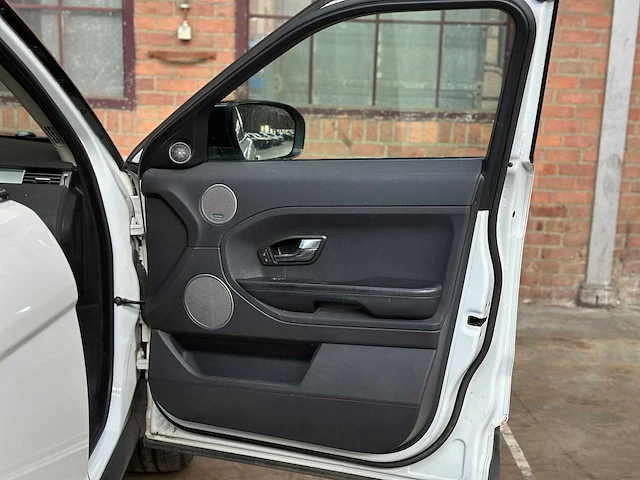 Land rover range rover evoque 2.2 ed4 2wd pure 150pk 2013 (origineel-nl), 7-kkh-75 - afbeelding 41 van  54