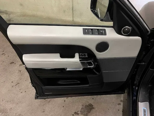 Land rover range rover sport 3.0 sdv6 autobiography dynamic 306pk 2015 (origineel-nl + 1e eigenaar), gz-923-h - afbeelding 41 van  72