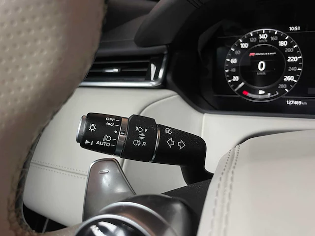 Land rover range rover velar 3.0 v6 awd r-dynamic d300 hse 300pk 2017, g-331-rd - afbeelding 24 van  59
