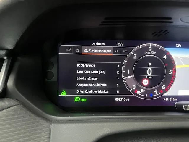 Land rover range rover velar 3.0 v6 awd r-dynamic hse 300pk 2018, r-522-tz - afbeelding 32 van  66