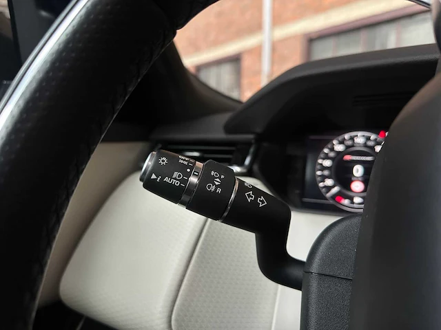 Land rover range rover velar 3.0 v6 awd r-dynamic hse 381pk 2017, k-769-tj - afbeelding 18 van  45