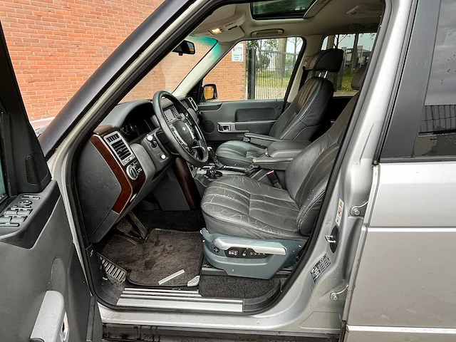 Land rover range rover vogue 4.4 v8, automaat, sp-220-b - afbeelding 15 van  17