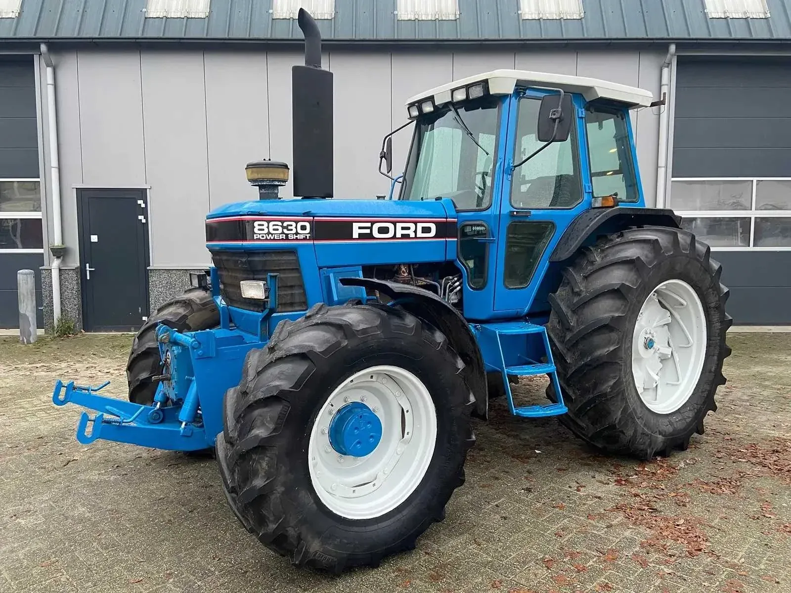 Landbouw-, tuin- en park-, grondverzetmachines envorkheftrucks