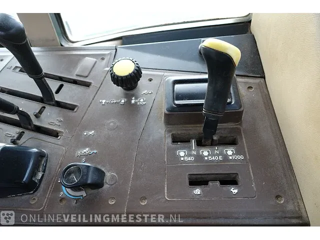 Landbouw tractor met voorlader john deere, 6010 se, bouwjaar 2001 - afbeelding 3 van  51