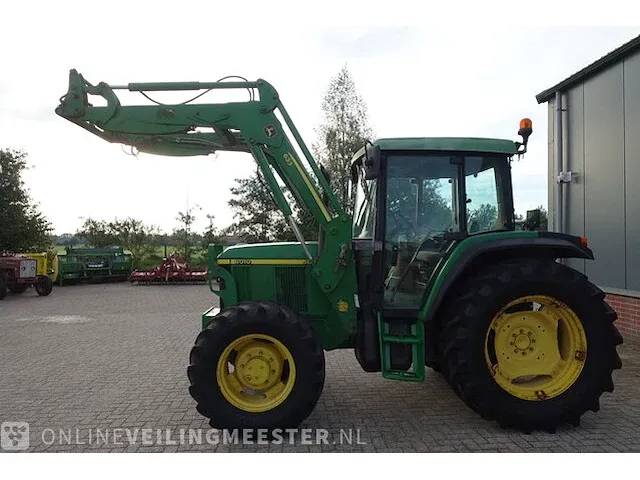Landbouw tractor met voorlader john deere, 6010 se, bouwjaar 2001 - afbeelding 13 van  51
