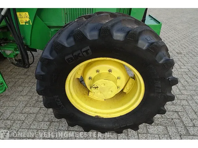 Landbouw tractor met voorlader john deere, 6010 se, bouwjaar 2001 - afbeelding 16 van  51