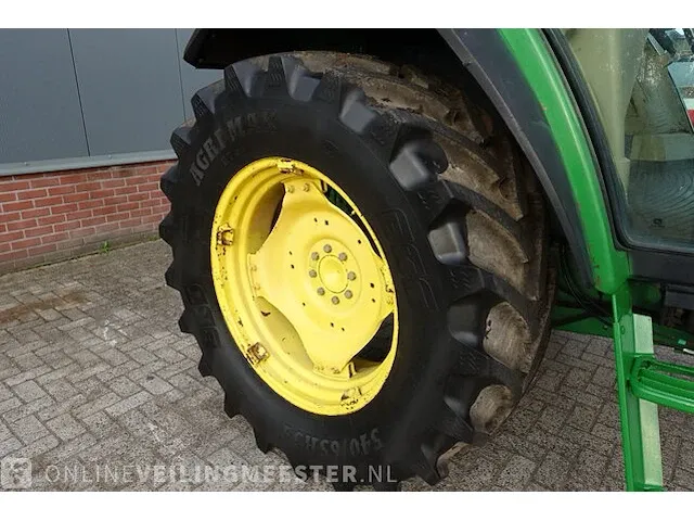 Landbouw tractor met voorlader john deere, 6010 se, bouwjaar 2001 - afbeelding 17 van  51