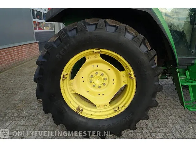 Landbouw tractor met voorlader john deere, 6010 se, bouwjaar 2001 - afbeelding 18 van  51