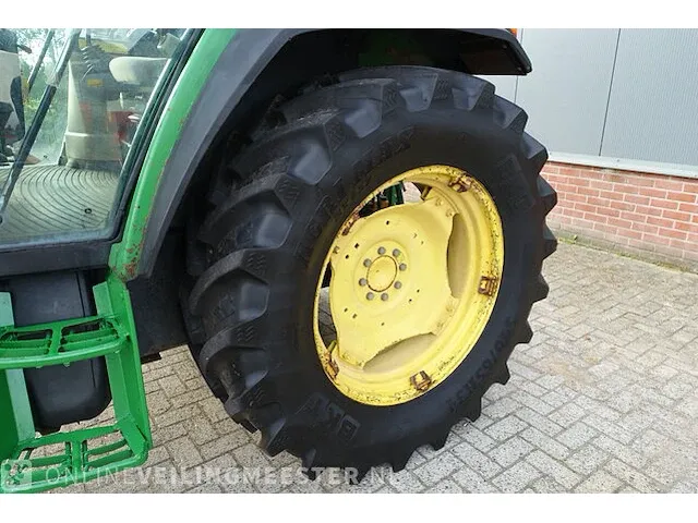 Landbouw tractor met voorlader john deere, 6010 se, bouwjaar 2001 - afbeelding 21 van  51