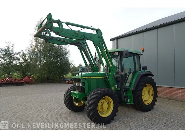 Landbouw tractor met voorlader john deere, 6010 se, bouwjaar 2001 - afbeelding 12 van  51