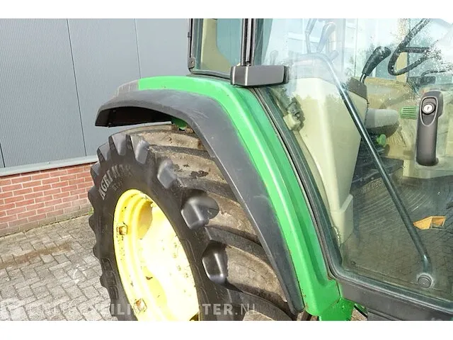 Landbouw tractor met voorlader john deere, 6010 se, bouwjaar 2001 - afbeelding 35 van  51