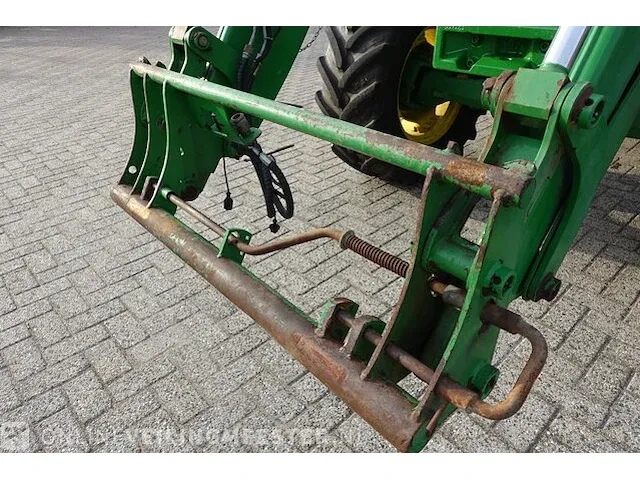Landbouw tractor met voorlader john deere, 6010 se, bouwjaar 2001 - afbeelding 39 van  51