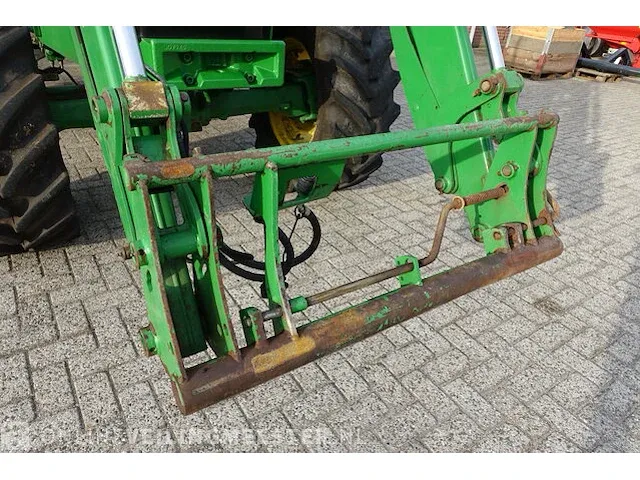 Landbouw tractor met voorlader john deere, 6010 se, bouwjaar 2001 - afbeelding 40 van  51