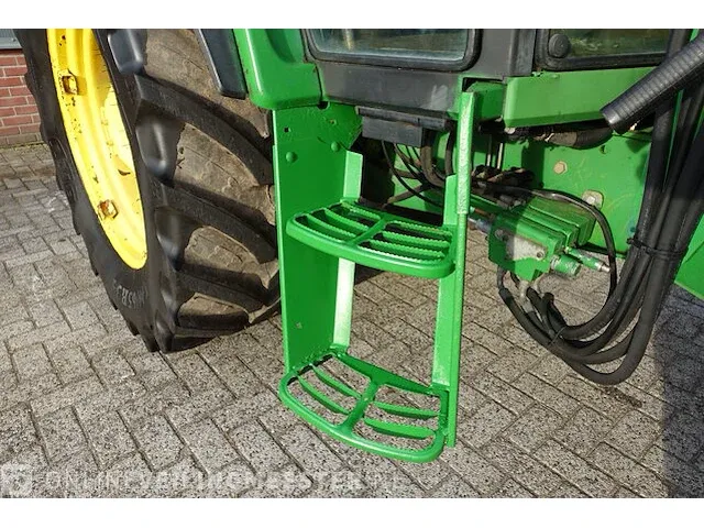 Landbouw tractor met voorlader john deere, 6010 se, bouwjaar 2001 - afbeelding 47 van  51