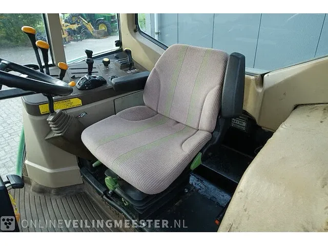 Landbouw tractor met voorlader john deere, 6010 se, bouwjaar 2001 - afbeelding 49 van  51