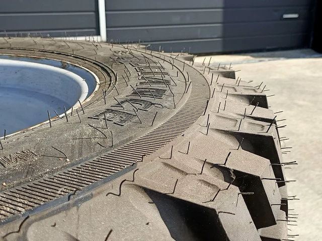 Landbouwband alliance, 400/70r20 multiuse 550, op velg deutz - afbeelding 3 van  8