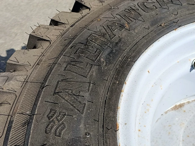 Landbouwband alliance, 400/70r20 multiuse 550, op velg deutz - afbeelding 7 van  8