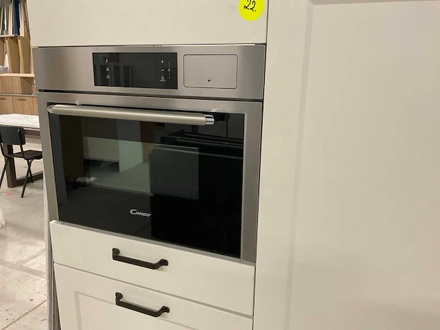 Landelijk hoekkeuken met vaatwasser koelkast stoom combimagnetron en inductie kookplaat - afbeelding 12 van  16