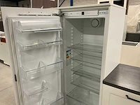 Landelijk hoekkeuken met vaatwasser koelkast stoom combimagnetron en inductie kookplaat - afbeelding 14 van  16