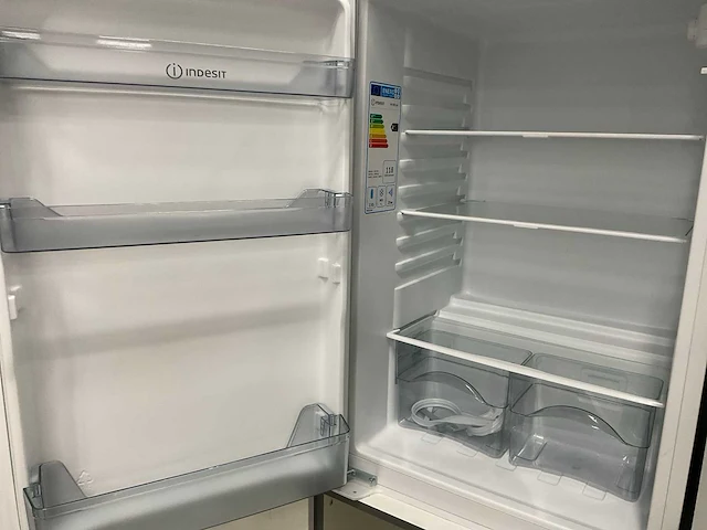 Landelijk hoekkeuken - afbeelding 3 van  8