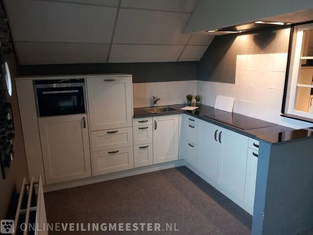 Landelijke showroom keuken met inbouwapparatuur ponninghaus hampton - afbeelding 1 van  55