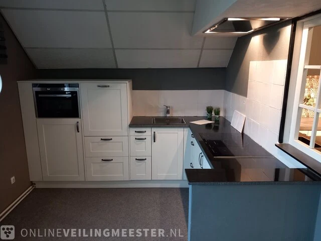 Landelijke showroom keuken met inbouwapparatuur ponninghaus hampton - afbeelding 12 van  55