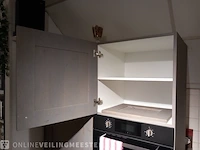 Landelijke showroom keuken met inbouwapparatuur tristar stockholm, levergrijs - afbeelding 11 van  61