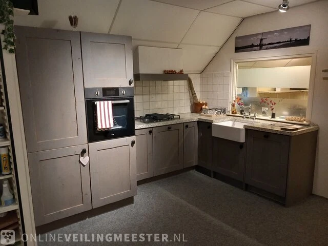 Landelijke showroom keuken met inbouwapparatuur tristar stockholm, levergrijs - afbeelding 12 van  61