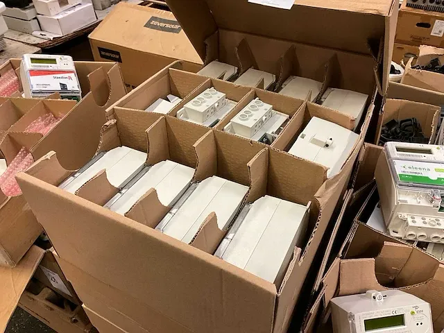 Landis + gyr waaronder e350 partij diverse zon opbrengstmeter - afbeelding 2 van  4