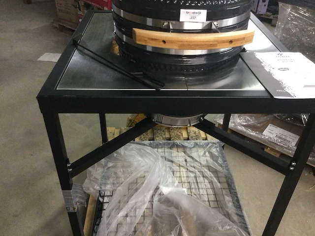 Landmann - medium - kamado houtskool bbq op onderstel. - afbeelding 3 van  6