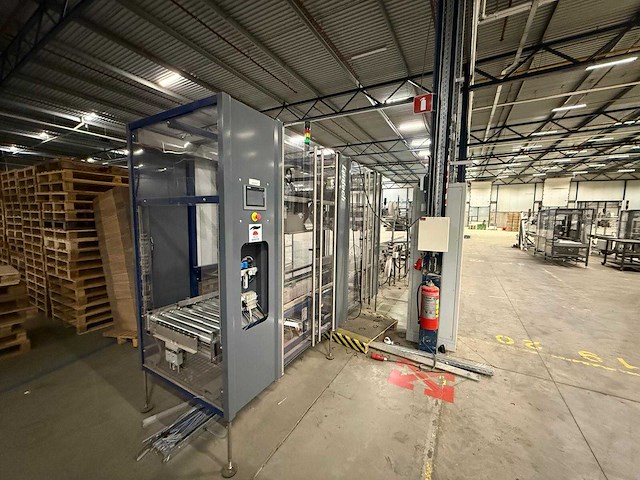 Lantech - 2017 - random - dozensluitmachine - afbeelding 1 van  4