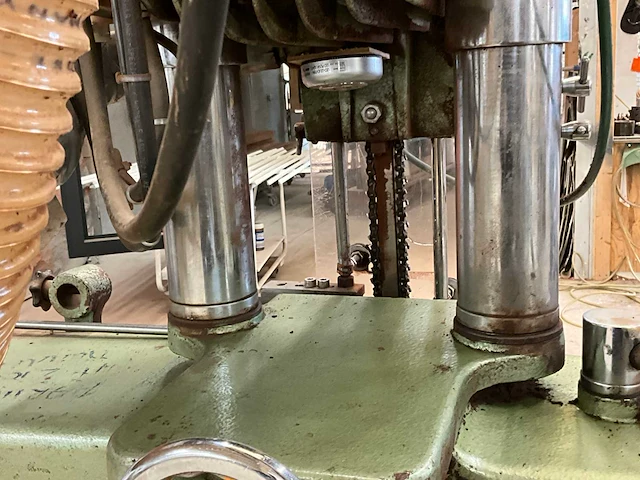 Lapec kettingfreesmachine - afbeelding 2 van  13