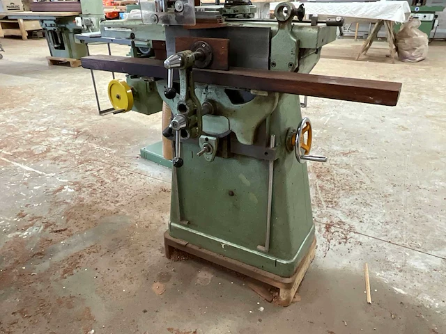 Lapec kettingfreesmachine - afbeelding 5 van  13