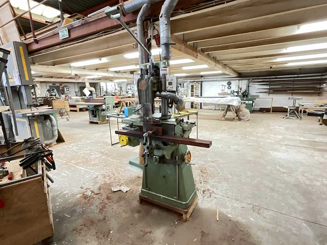 Lapec kettingfreesmachine - afbeelding 1 van  13