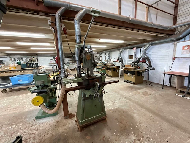 Lapec kettingfreesmachine - afbeelding 8 van  13