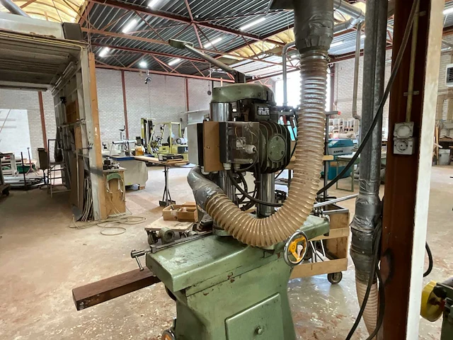 Lapec kettingfreesmachine - afbeelding 11 van  13