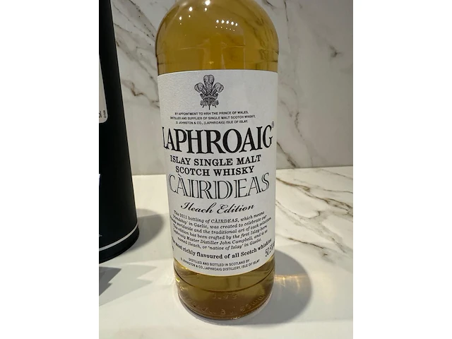 Laphroaig cairdeas ileach edition – 700ml – limited islay single malt scotch whisky, laphroaig - afbeelding 2 van  5