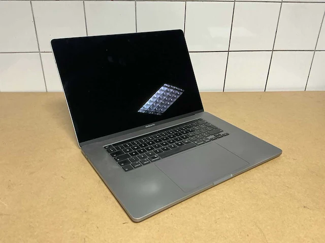 Laptop - apple - a2141 - i7-9750h - afbeelding 1 van  5
