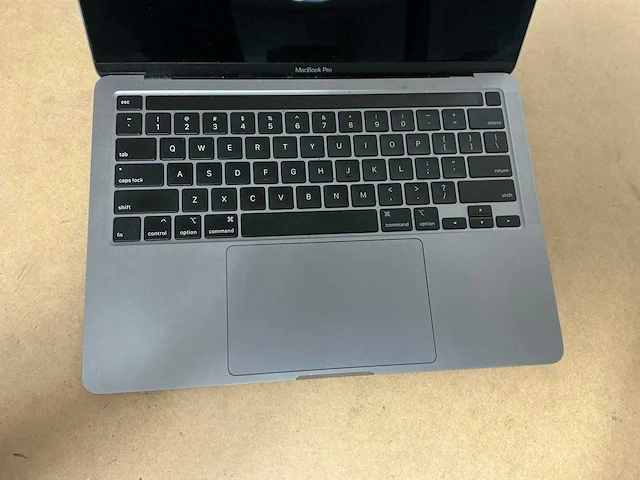 Laptop - apple - a2251 - i7-9750h - afbeelding 2 van  8