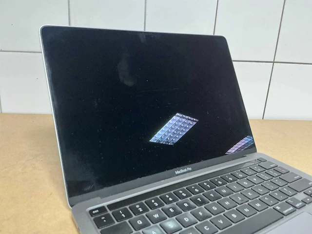 Laptop - apple - a2251 - i7-9750h - afbeelding 3 van  8