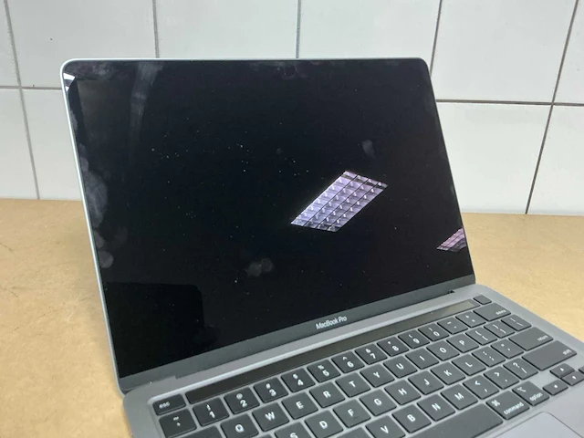 Laptop - apple - a2338 - m1 - afbeelding 3 van  6