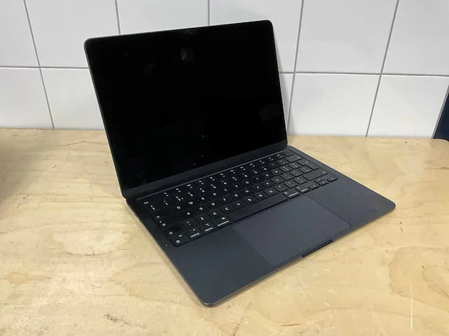 Laptop - apple - a2681 - m2 - afbeelding 1 van  3